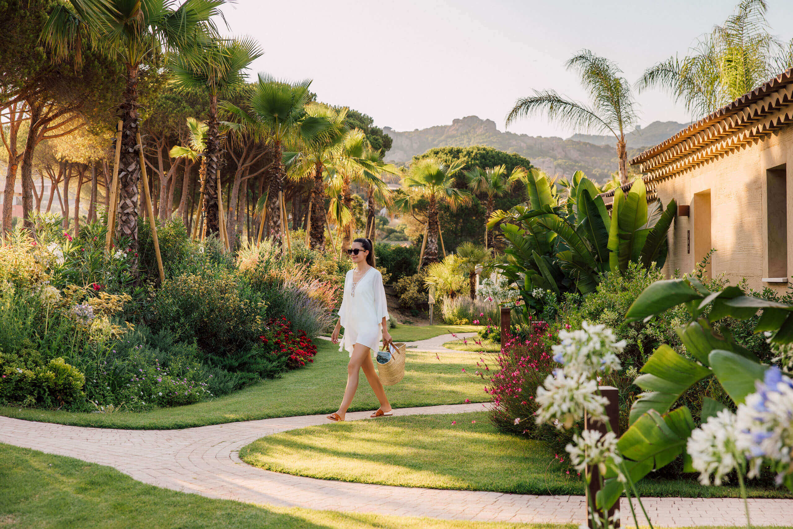 Discover 12.18. Group Pioneers in Hospitality and Asset Management