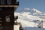 TOP HOTEL in verschneiten Bergen mit Skilift, ideal für Winterurlaub
